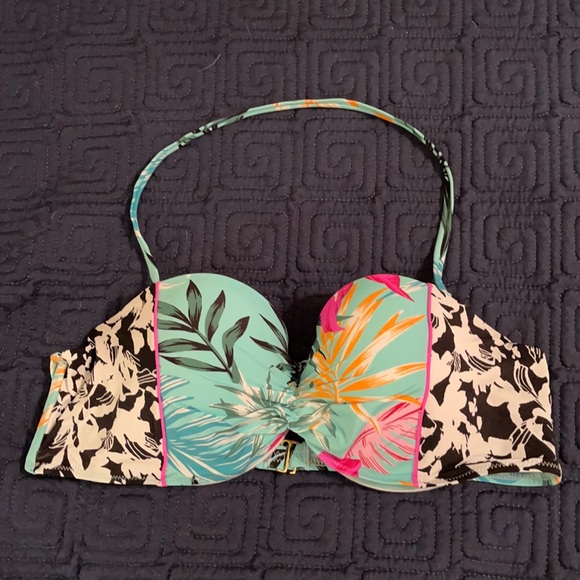 Victoria's Secret Other - New Victoria Secret swim bikini top sz XL